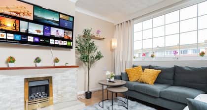 Open Mind Property - Hottub, Sleeps10 & Parking