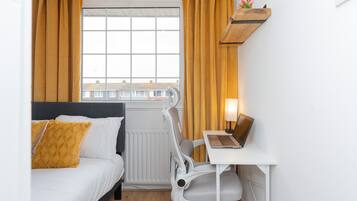 4 bedrooms, iron/ironing board, free WiFi, bed sheets