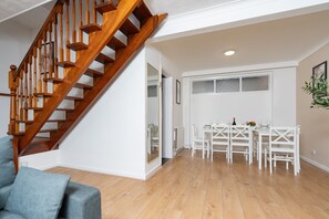 Dining - Open Mind Property - Hottub, Sleeps10 & Parking (Waterlooville)