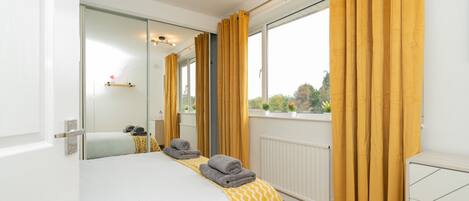 4 chambres, fer et planche à repasser, Wi-Fi gratuit, draps fournis