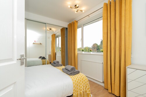 Open Mind Property - Hottub, Sleeps10 & Parking