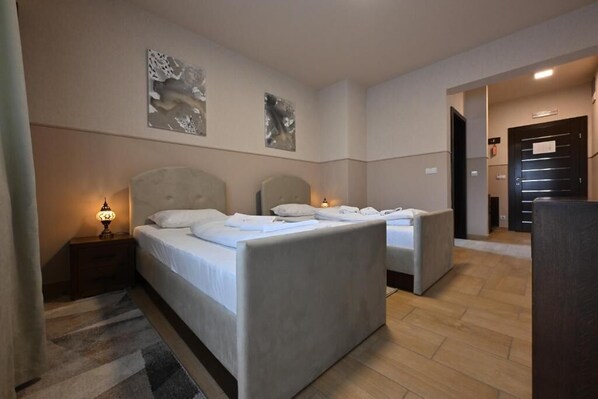 Bügeleisen/Bügelbrett, kostenloses WLAN