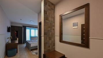 Iron/ironing board, free WiFi