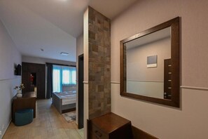 Minibar, fer et planche à repasser, lit de bébé (supplément)