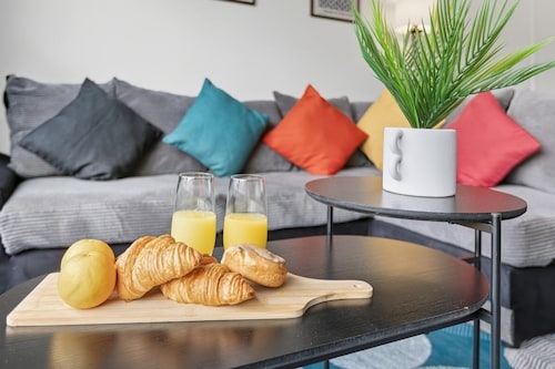 Cosy 3-Bed Home near Birchwood Business Park