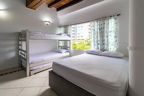 3 bedrooms, free WiFi, bed sheets