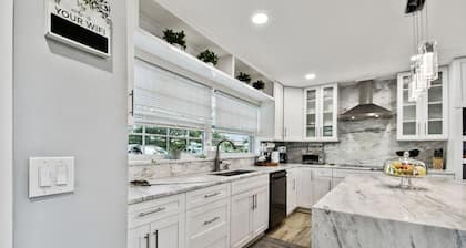 Charming 2-Bedroom Home in the Heart of St. Petersburg