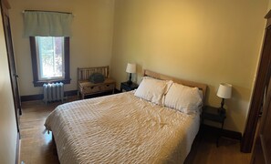 2 室のベッドルーム、WiFi (無料)、ベッドシーツ