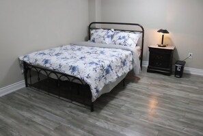 2 soverom, strykejern/-brett, wi-fi og sengetøy