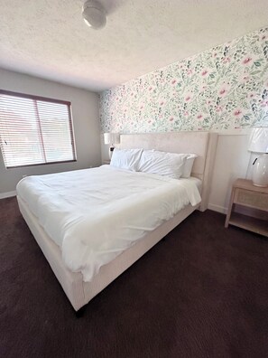 3 عدّة غرف نوم ومكواة/لوح كي وواي فاي وملاءات أسرّة