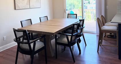 Entire Bright & Cozy Home Midterm