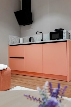 Junior Suite | Private kitchen | Fridge - Agate Hotel Tirana (Tirana)