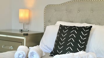 1 slaapkamer, een strijkplank/strijkijzer, wifi, beddengoed