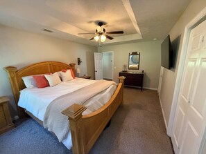 3 bedrooms, iron/ironing board, WiFi, bed sheets