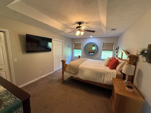 3 عدّة غرف نوم ومكواة/لوح كي وواي فاي وملاءات أسرّة