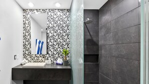 Shower, hair dryer, towels, soap - Tranquil Avalon Condo | Garden Access & Bay View (Puerto Vallarta)