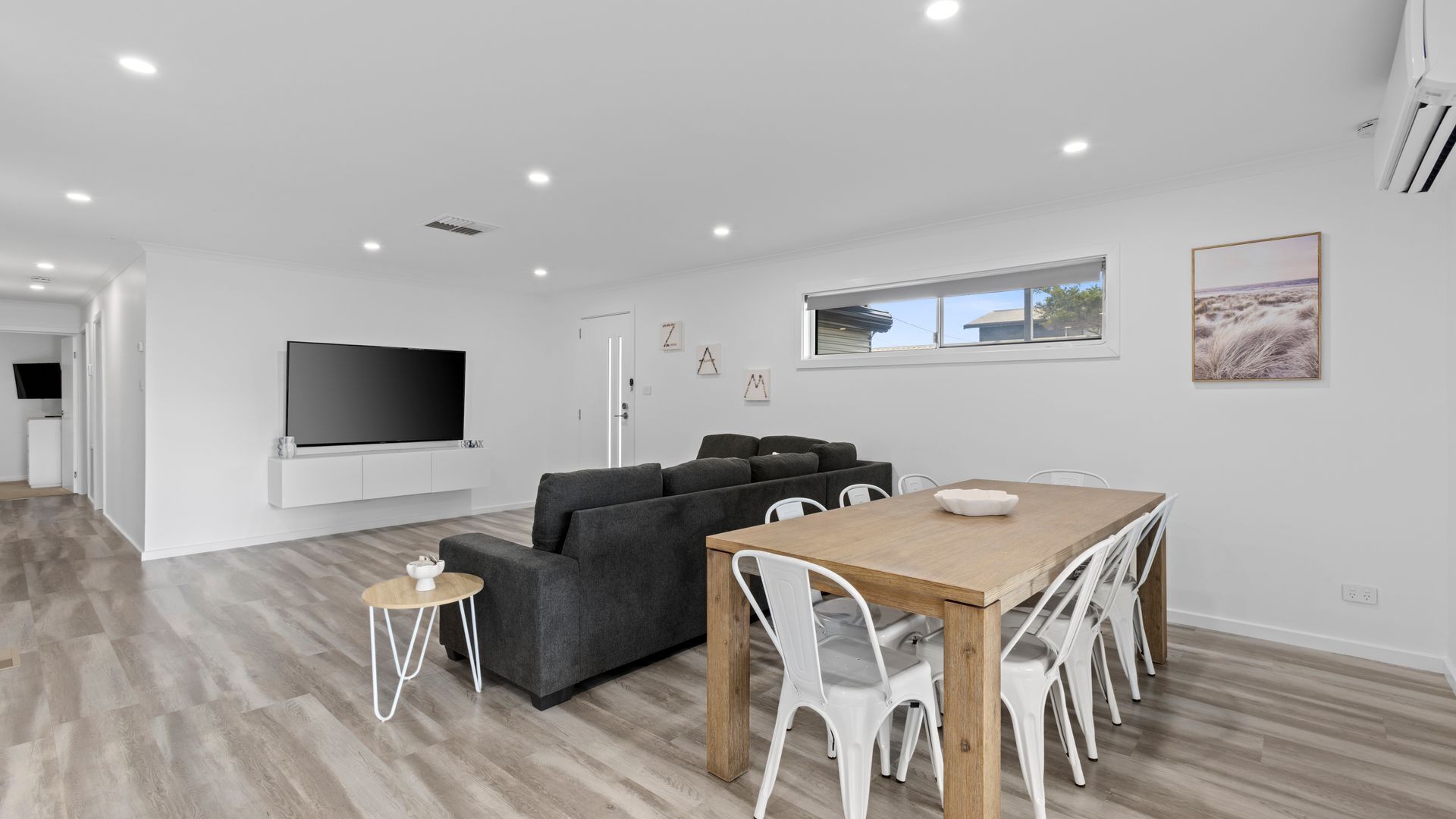 Four Bedroom Modern Coastal Getaway - Portarlington