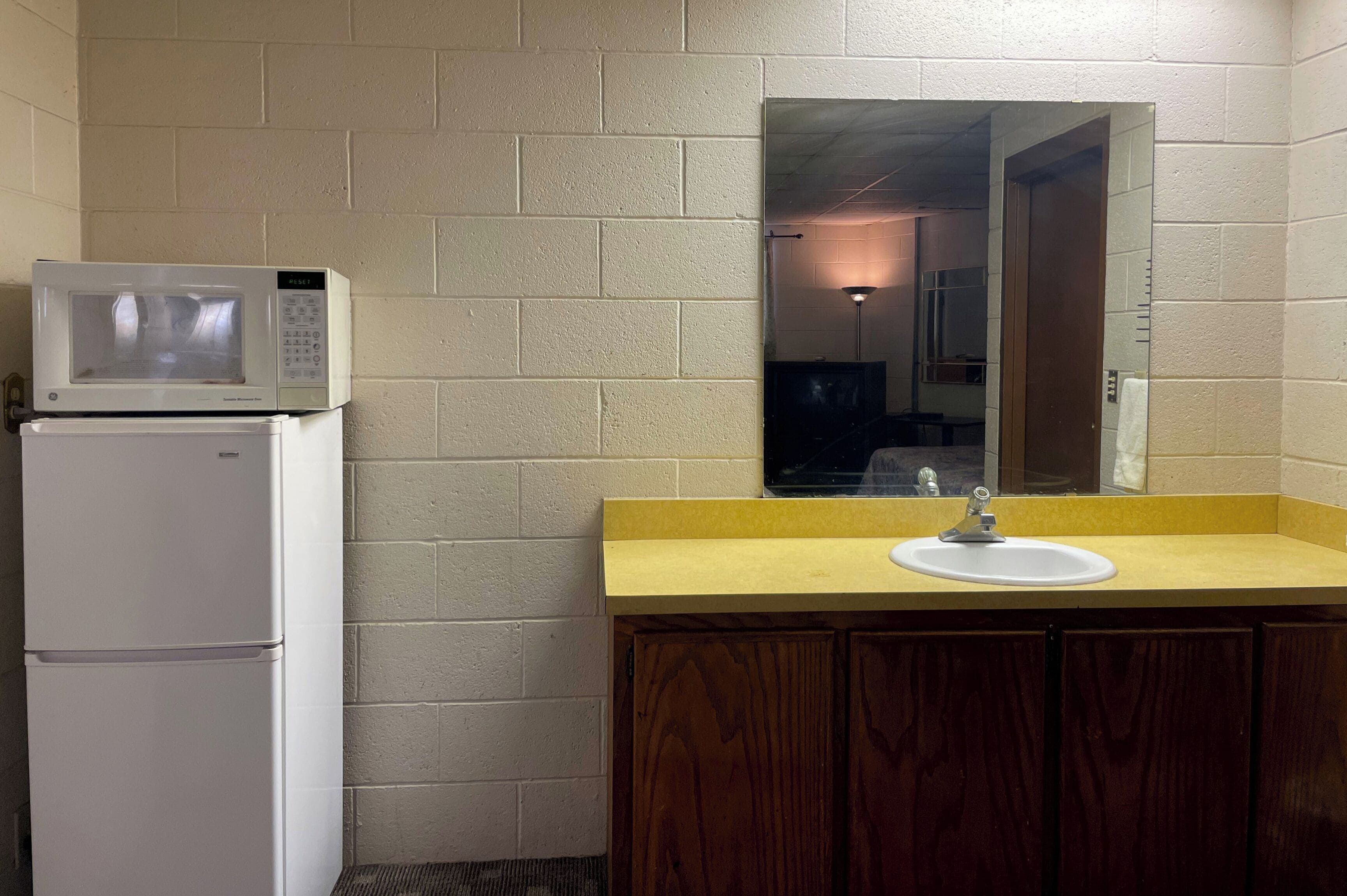 Room, Kitchenette (2 Full Beds) | Desk, iron/ironing board, free WiFi, bed sheets