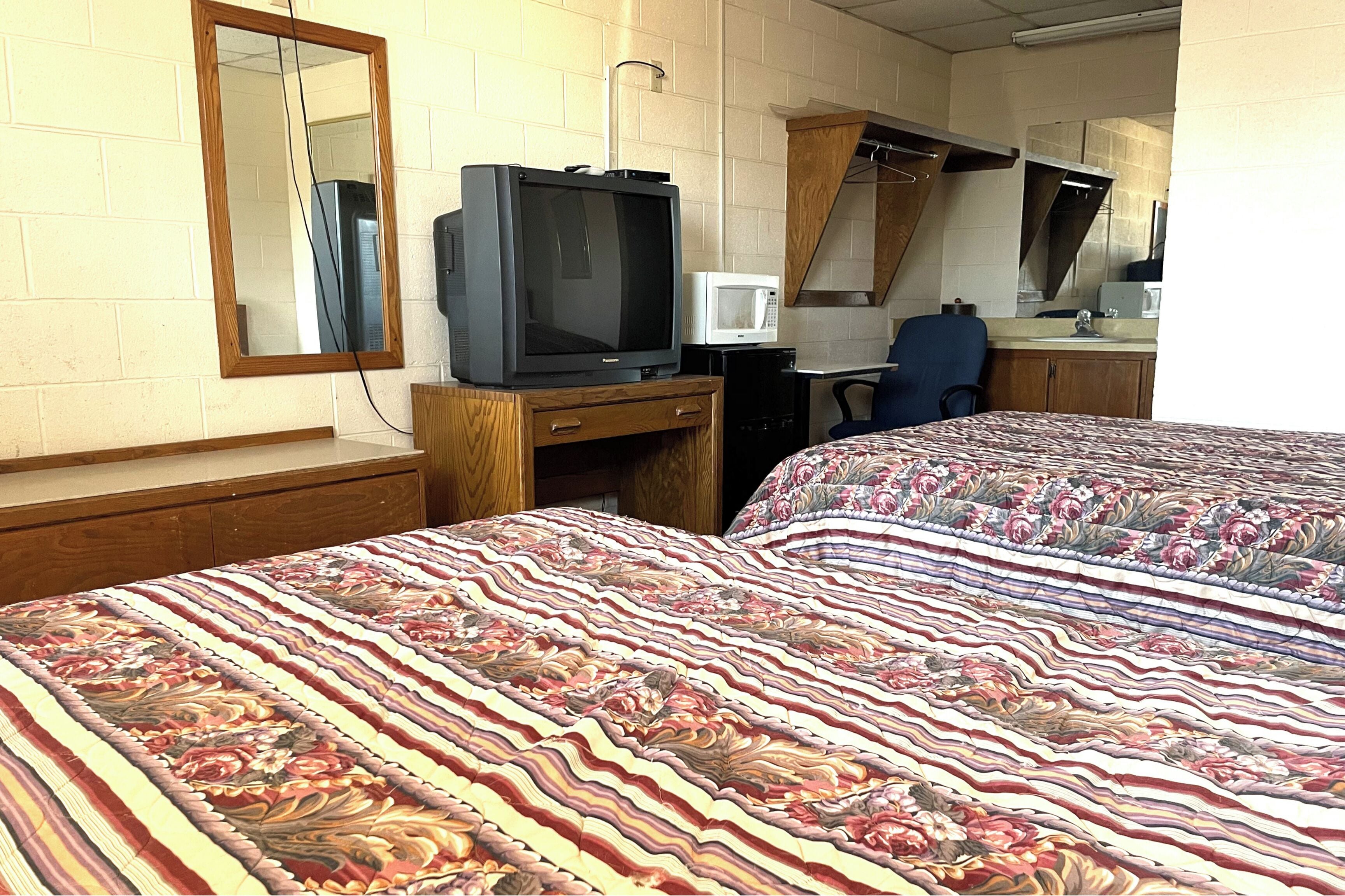 Desk, iron/ironing board, free WiFi, bed sheets