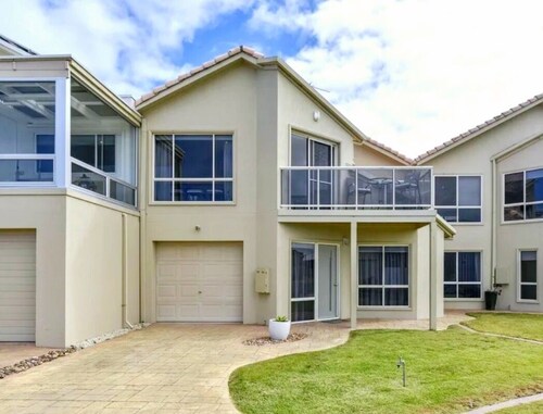 2 6 Germein Court, Panayil Beach House