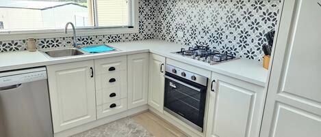 Microwave, oven, stovetop, dishwasher