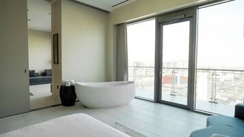 3 bedrooms, in-room safe, iron/ironing board, free WiFi
