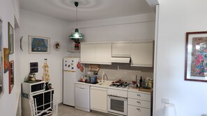 ميكروويف، فرن، موقد طهي مسطح، غسالة أطباق