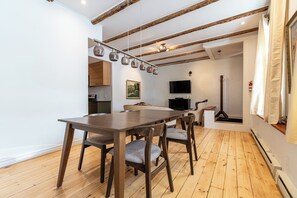 Deluxe Penthouse, Garden View | Living area - Le Saint-Vallier (Québec)