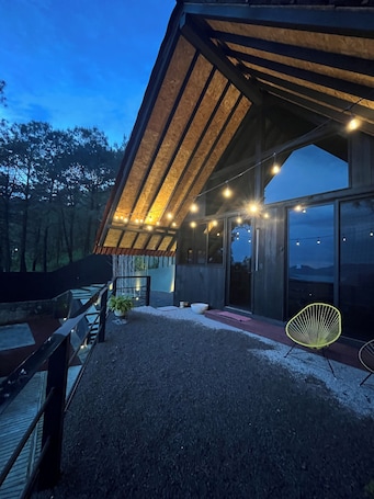 Terrace/patio. My Nordic Shelter Buho Cabin