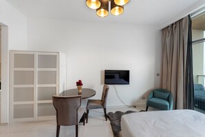 Dining - High-Floor Studio Ghalia JVC (Dubai)