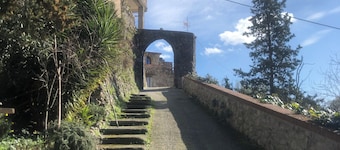 Cà La Torre, Stone House with pool in the terrace and super view