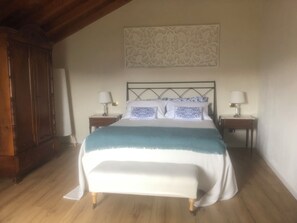 1 bedroom, WiFi, bed sheets - Cà La Torre, Stone House with pool in the terrace and super view (Bibola)