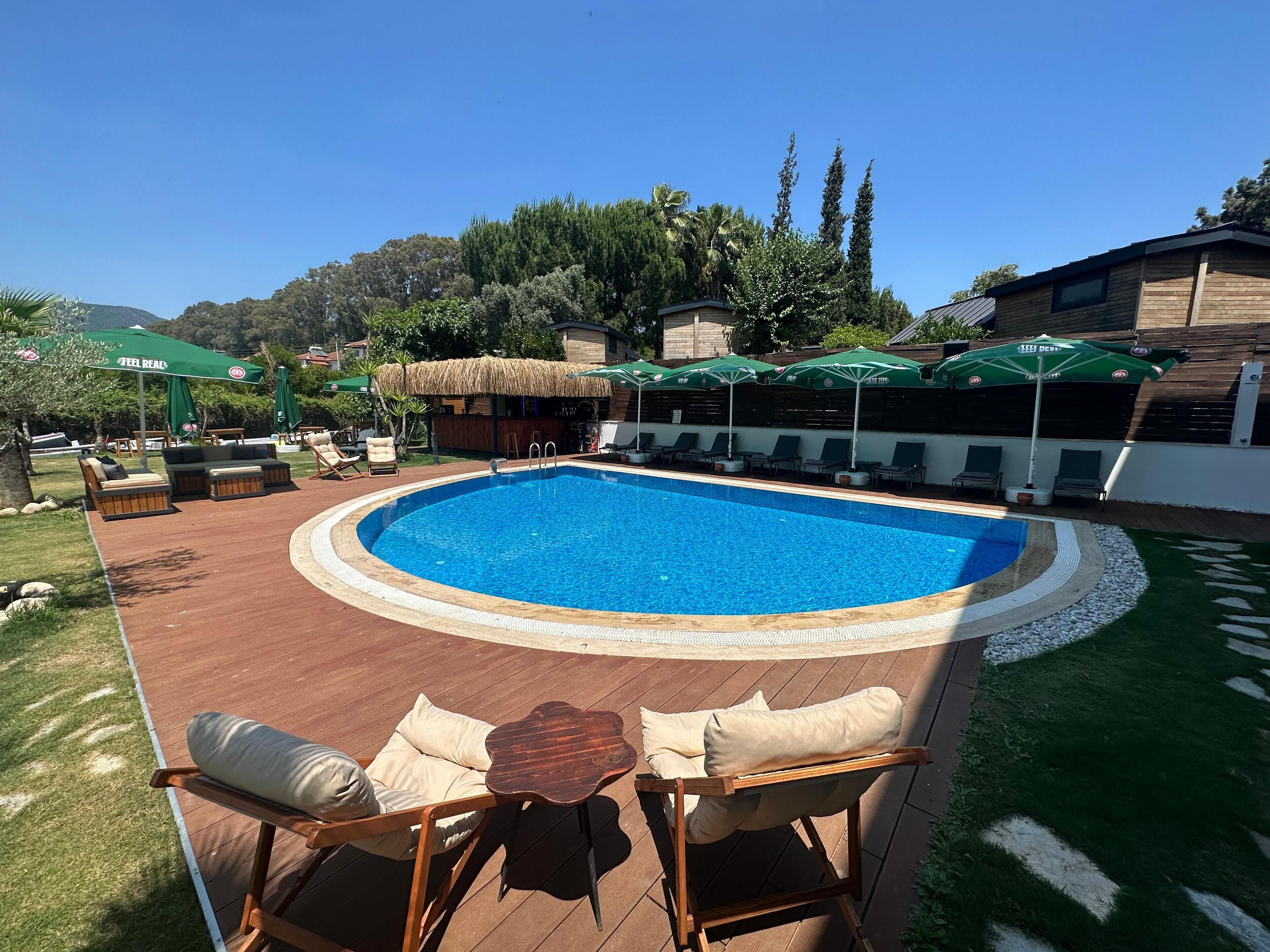 حمّام سباحة خارجي