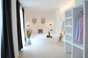 Suite, vista al jardín | Tabla de planchar con plancha y wifi gratis
