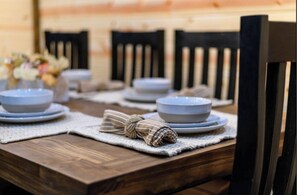 Dining - HotTub/FirePit/GameRm/Deck/ForestViews/3 King Beds (Broken Bow)