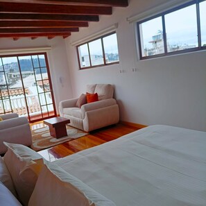 Deluxe Suite | Free WiFi