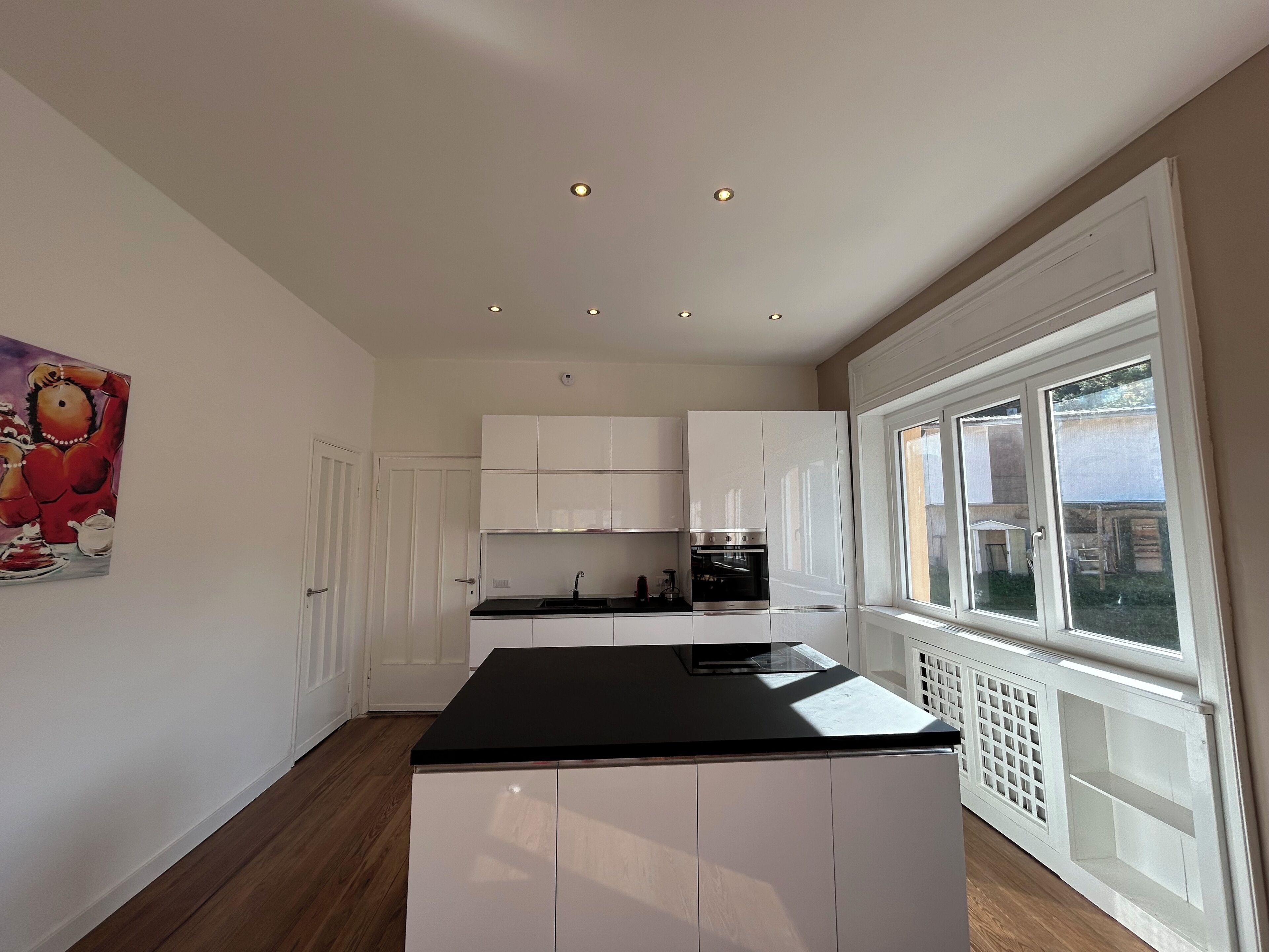 Réfrigérateur, four, plaque de cuisson, lave-vaisselle