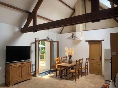 "p'tite maison" located 5 min from center parc Normandie