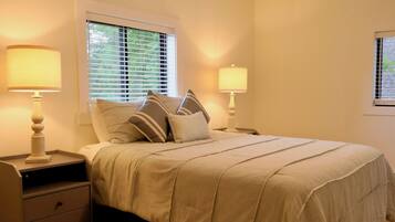 5 bedrooms, internet, bed sheets