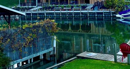 Spacious 5 BD House on the River