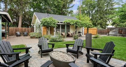 Main Street Retreat, 2 Bdrm, 2 Bath Home, Firepit!