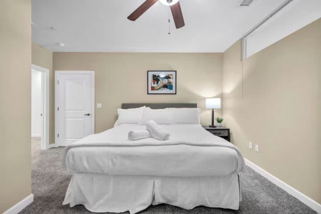 1 bedroom, iron/ironing board, internet, bed sheets