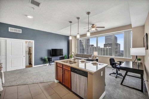 Cityview Escape • Stylish 1BR + Gym & Free Parking