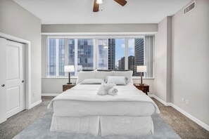 2 chambres, fer et planche à repasser, accès Internet, draps fournis