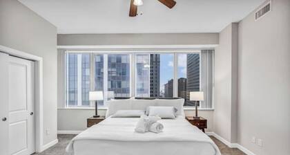 10th Floor Downtown High-Rise | Gym