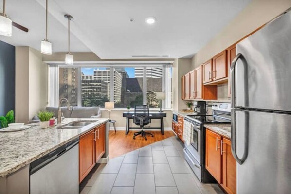 Private kitchen - Modern Condo w/ Cathedral Views in Great Location (Cleveland)