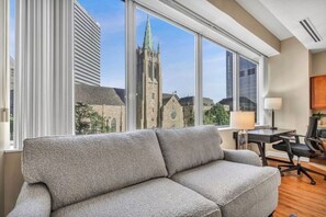Living area - Modern Condo w/ Cathedral Views in Great Location (Cleveland)
