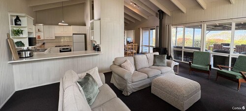 Kalkite Cottage - Perfect Family Retreat in the quiet village of Kalkite relax looki