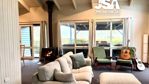 Unclassified image, 5 of 17, button - Kalkite Cottage - Perfect Family Retreat in the quiet village of Kalkite relax looki (Kalkite)