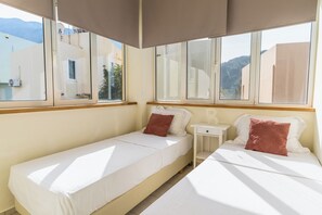 3 bedrooms, in-room safe, desk, iron/ironing board